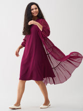 Tunique à col bateau en crêpe de mousseline de soie bordeaux avec veste